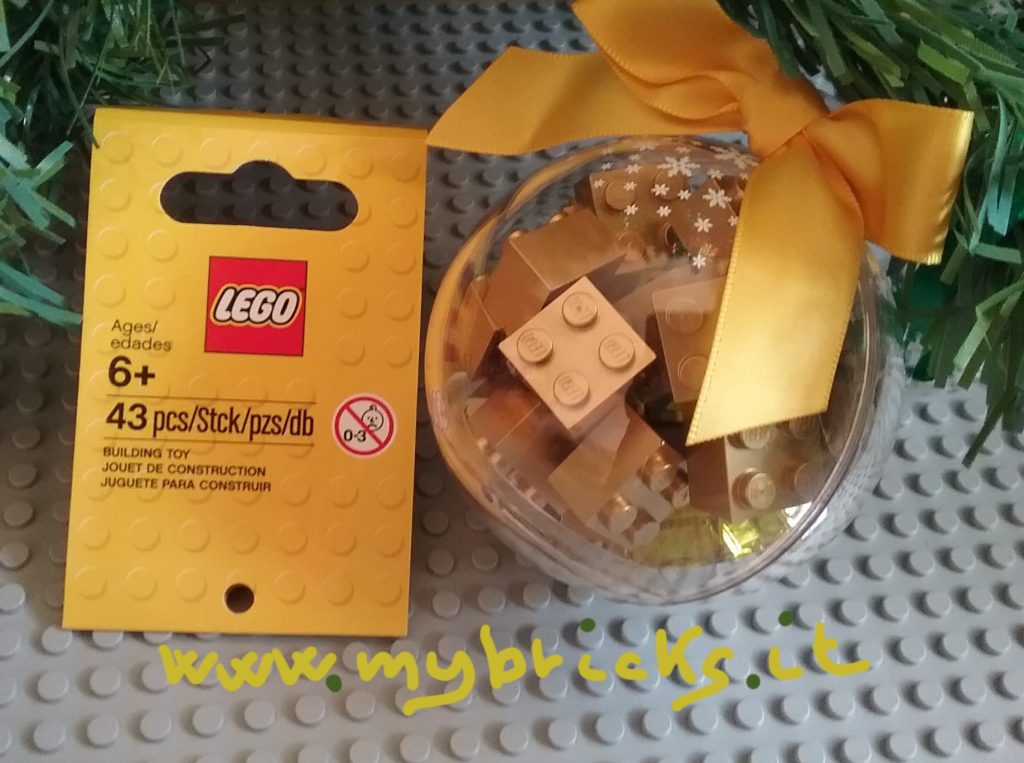 Lego 853345 - Seasonal Gold Bauble Content: - 14 bricks dark tan 2x2 - 14 bricks metallic gold 2x2 - 12 bricks transparent yellow 2x1